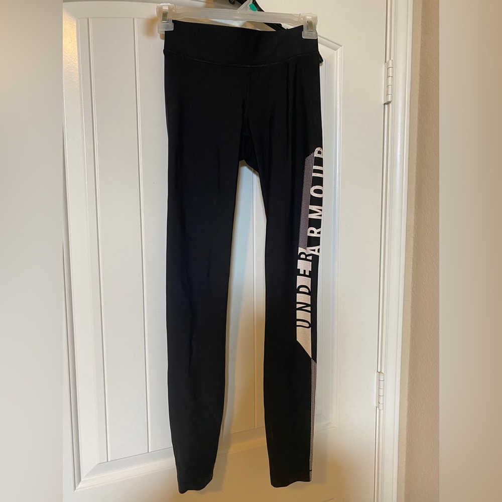 XS under armour leggings.